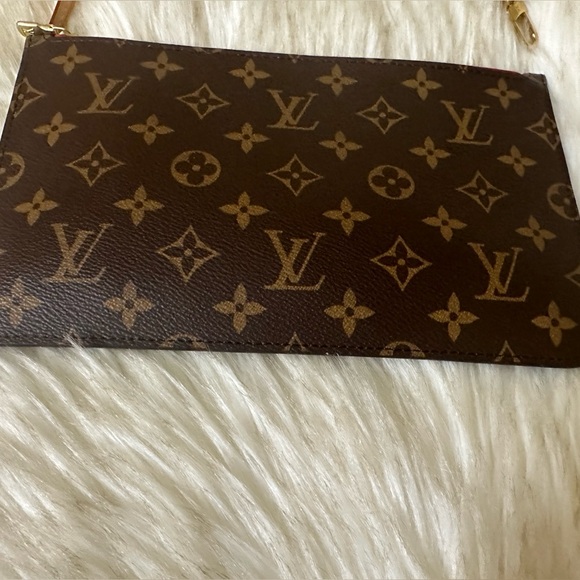 Like New*Authentic**Louis Vuitton neverfull MM Pochette - Picture 15 of 16